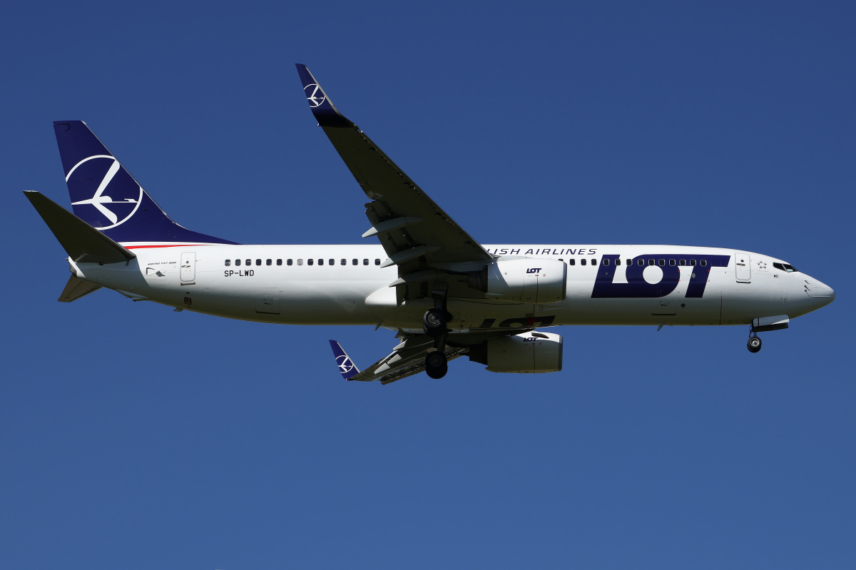 SP-LWD (updated livery) (Aircraft » EPWA Spotting » Boeing 737-800 » LOT Polish Airlines)