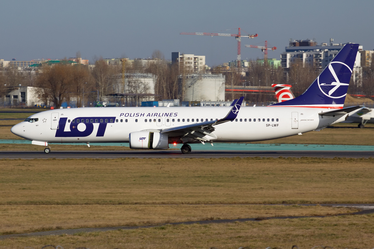 SP-LWF (Samoloty » Spotting na EPWA » Boeing 737-800 » Polskie Linie Lotnicze LOT)