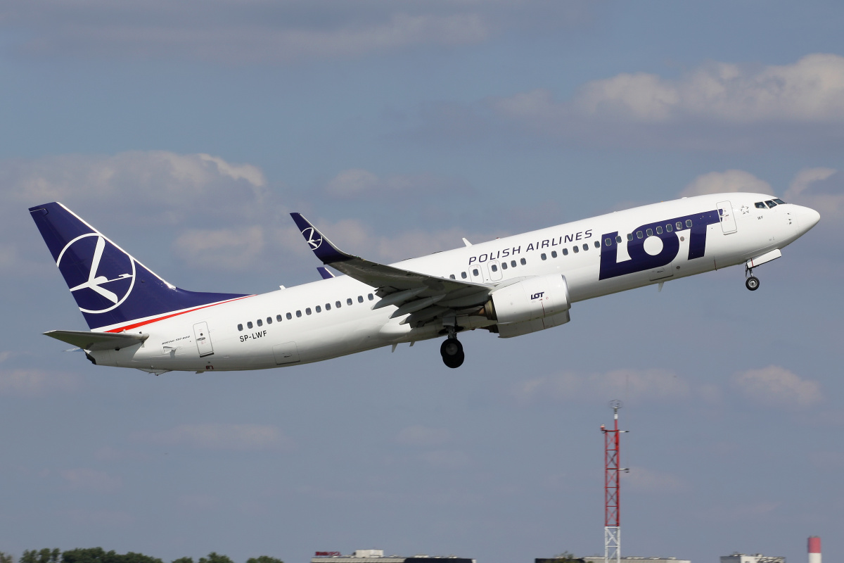 SP-LWF (Aircraft » EPWA Spotting » Boeing 737-800 » LOT Polish Airlines)