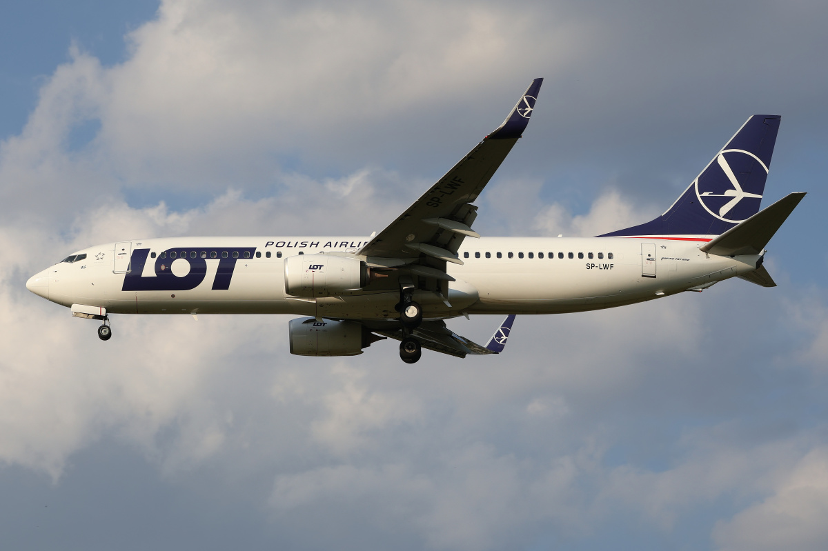 SP-LWF (Samoloty » Spotting na EPWA » Boeing 737-800 » Polskie Linie Lotnicze LOT)