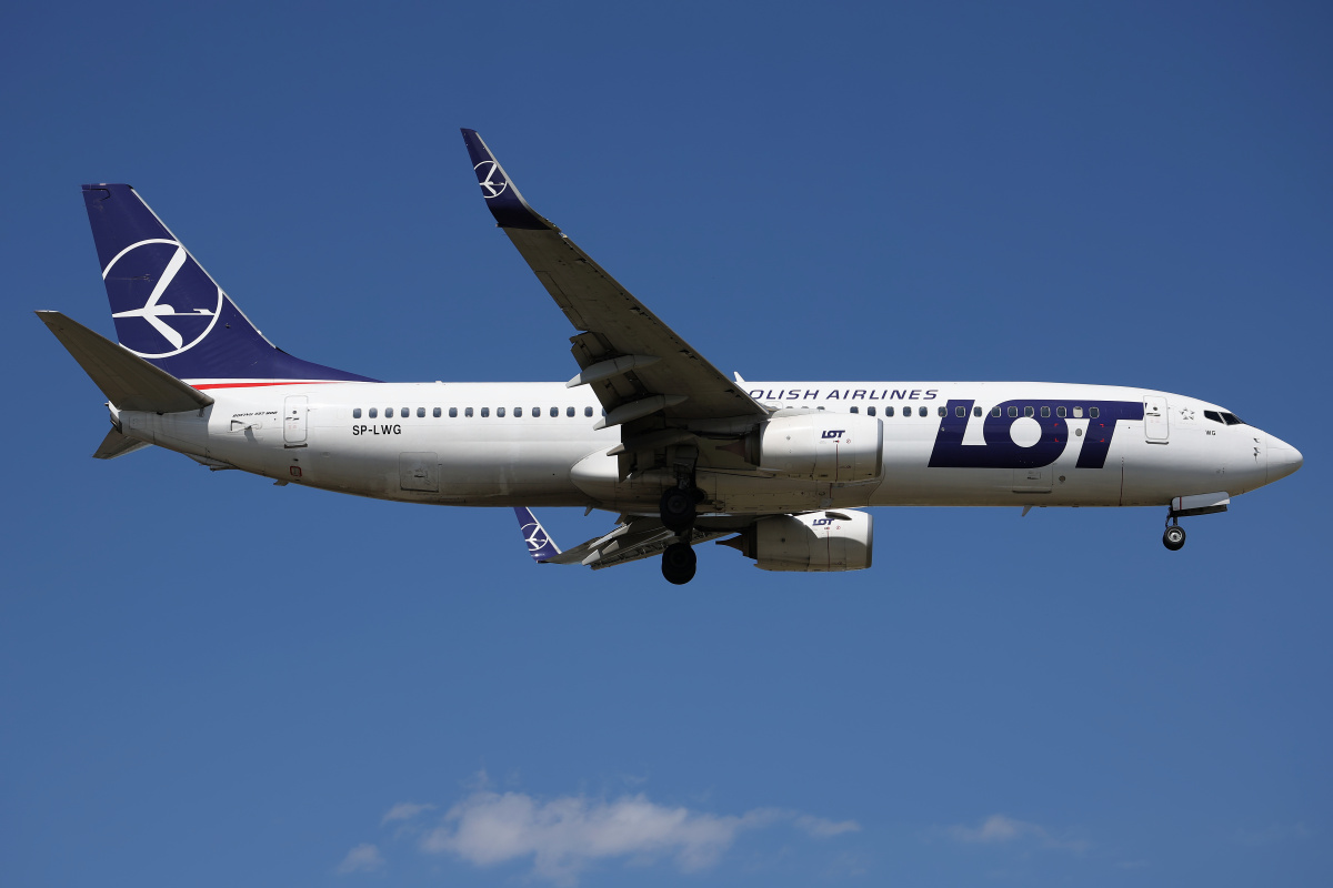 SP-LWG (Aircraft » EPWA Spotting » Boeing 737-800 » LOT Polish Airlines)