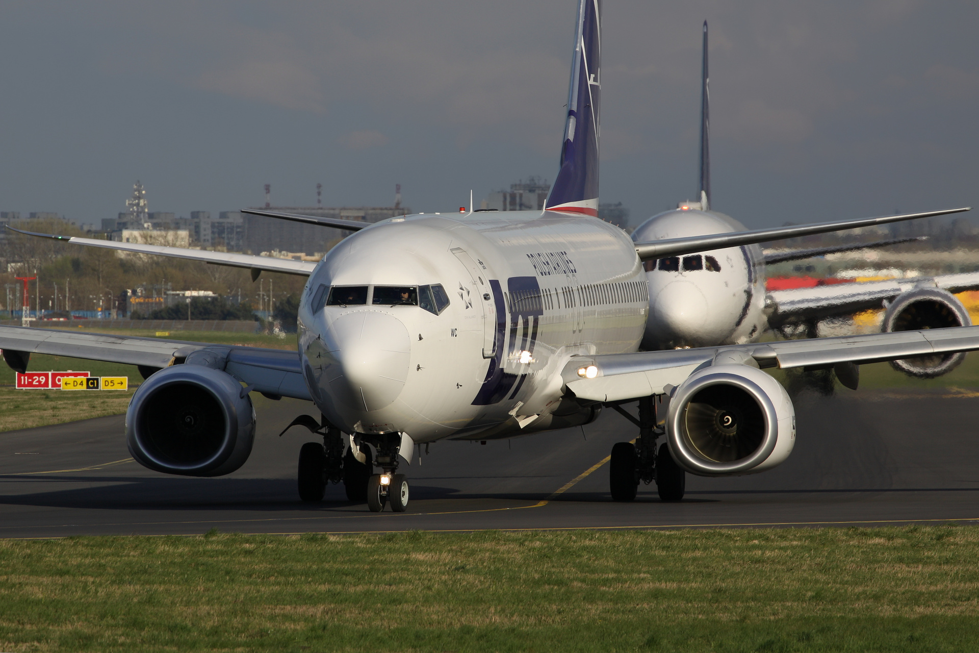 SP-LWC (Aircraft » EPWA Spotting » Boeing 737-800 » LOT Polish Airlines)