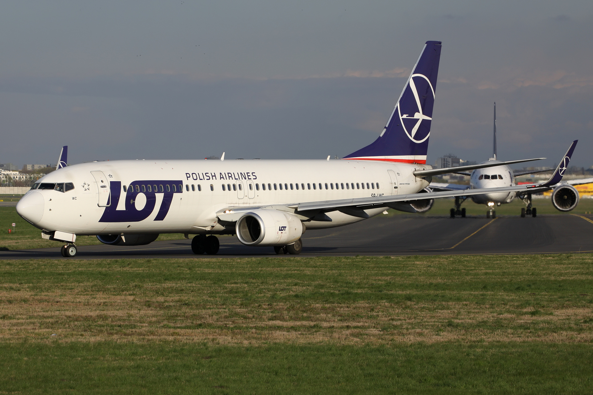SP-LWC (Aircraft » EPWA Spotting » Boeing 737-800 » LOT Polish Airlines)