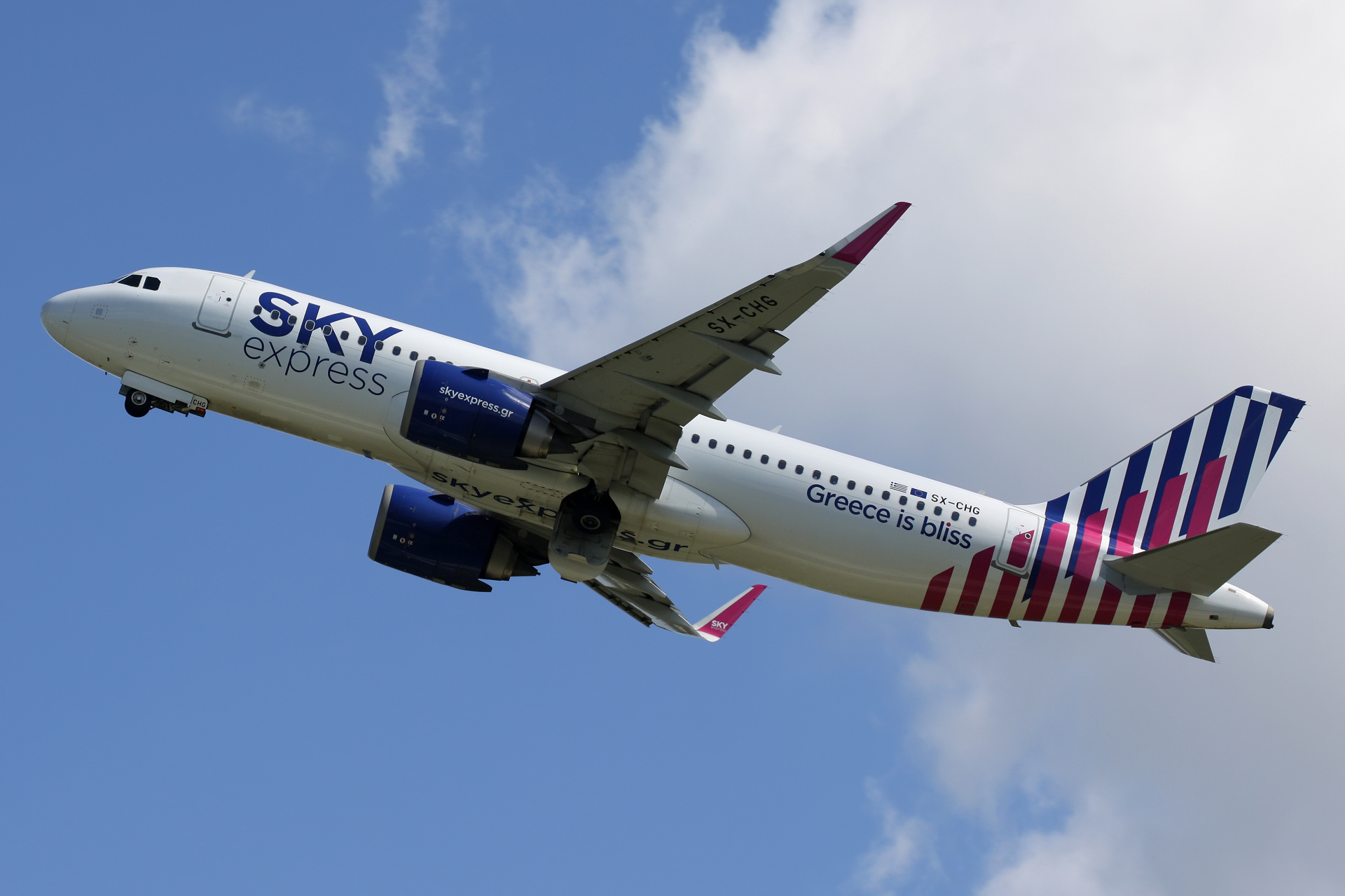 SX-CHG, Sky Express (Samoloty » Spotting na EPWA » Airbus A320neo » SKY Express)