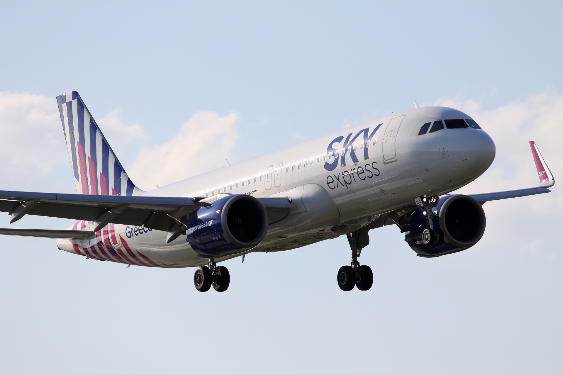 SX-IOG (Samoloty » Spotting na EPWA » Airbus A320neo » SKY Express)