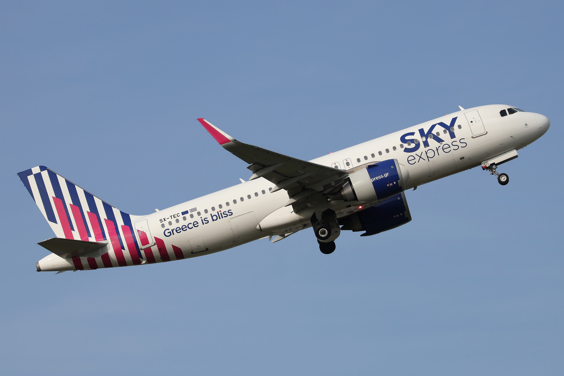 SX-TEC, Sky Express (Samoloty » Spotting na EPWA » Airbus A320neo » SKY Express)
