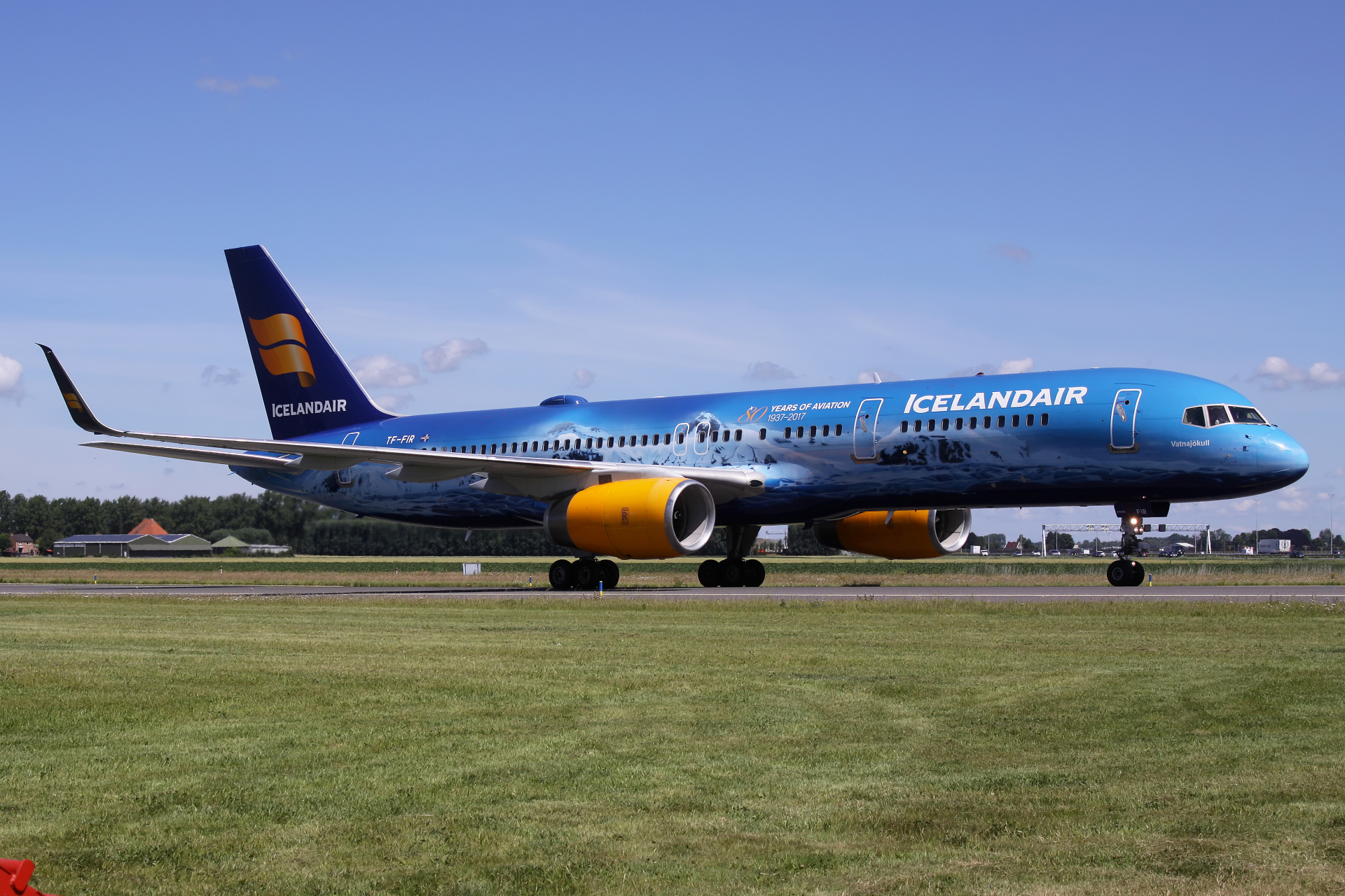 TF-FIR, Icelandair (malowanie 80 Years of Aviation) (Samoloty » Spotting na Schiphol » Boeing 757-200)