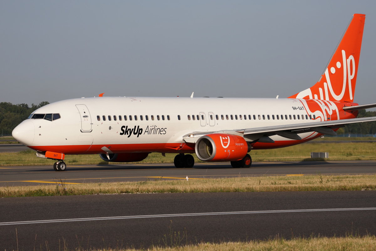 9H-SAT (Aircraft » EPWA Spotting » Boeing 737-800 » SkyUp Airlines)