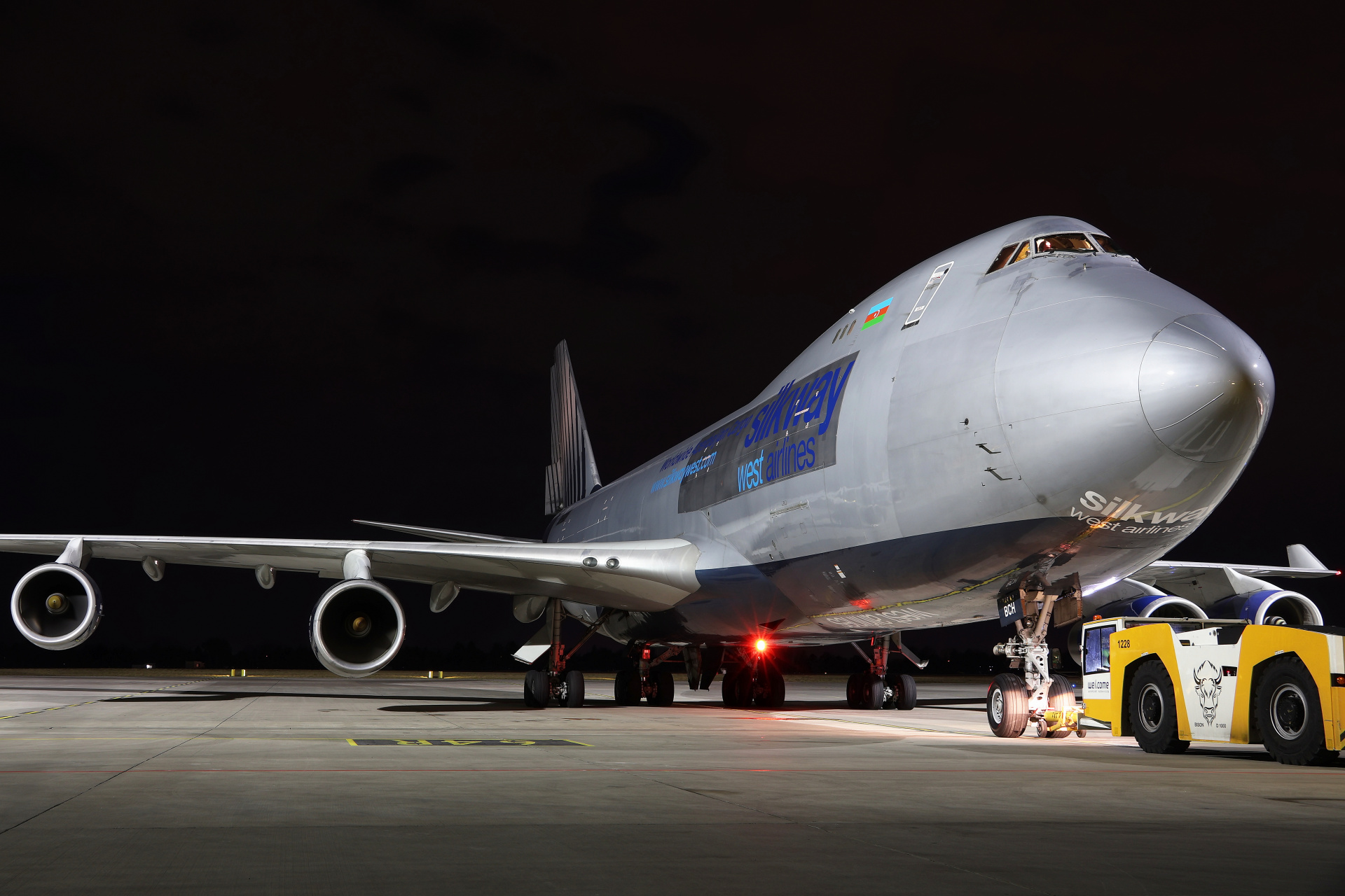 4K-BCH (Samoloty » Spotting na EPWA » Boeing 747-400F » Silk Way West Airlines)