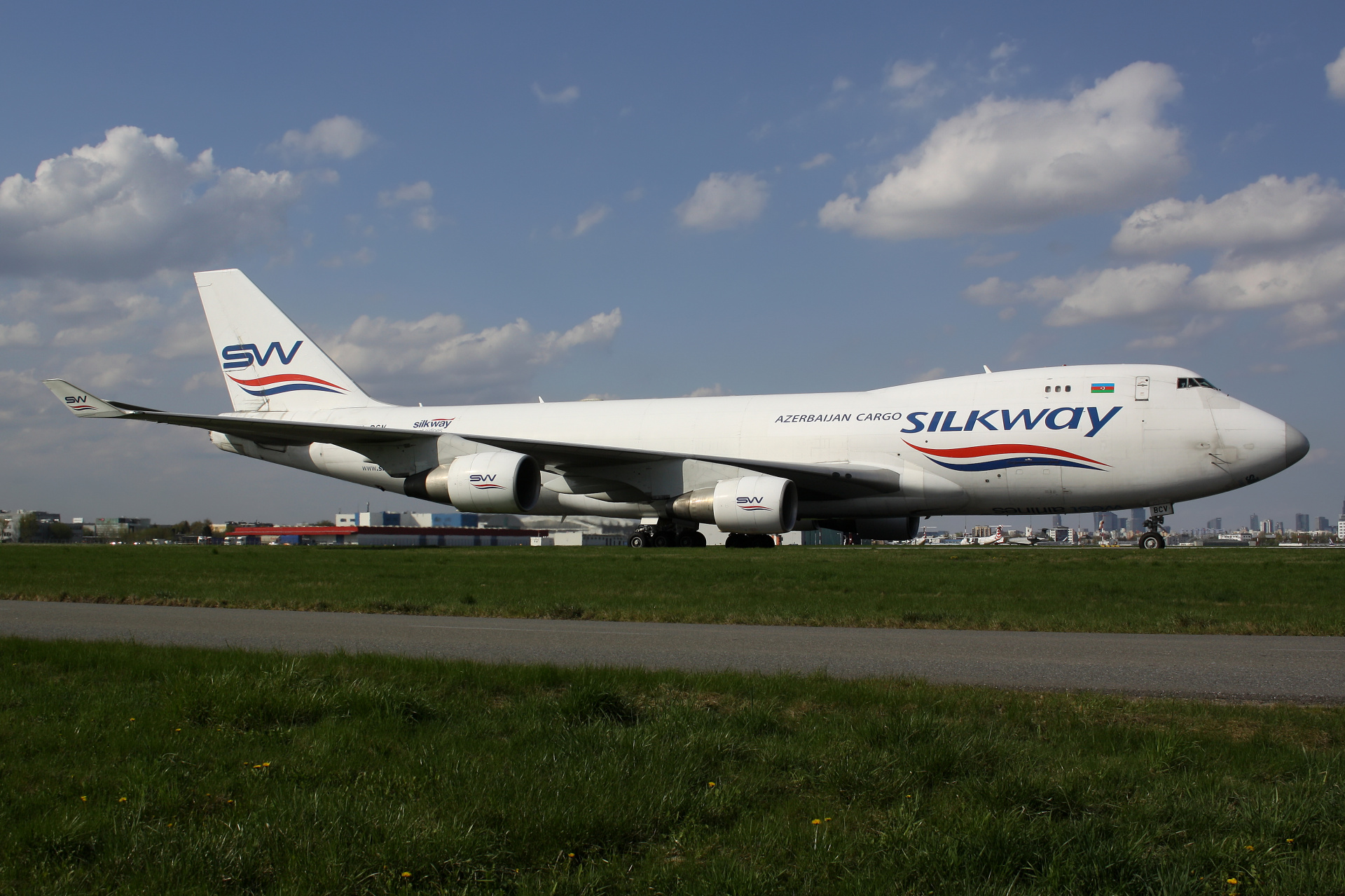 4K-BCV (Samoloty » Spotting na EPWA » Boeing 747-400F » Silk Way West Airlines)