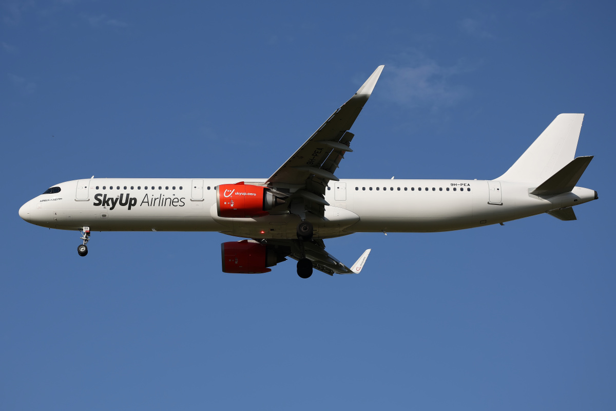9H-PEA, SkyUp Airlines (Malta)