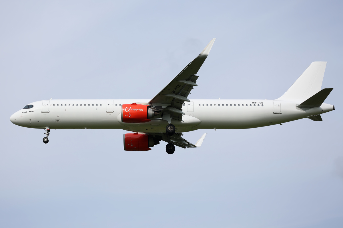 9H-PEB, SkyUp Airlines (Malta) (Aircraft » EPWA Spotting » Airbus A321neo)