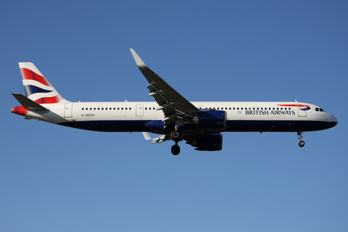 G-NEOV, British Airways (Samoloty » Spotting na EPWA » Airbus A321neo)