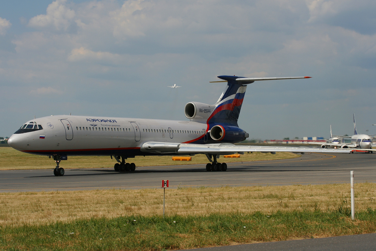 RA-85644 (Samoloty » Spotting na EPWA » Tupolew Tu-154M » Aeroflot Russian Airlines)