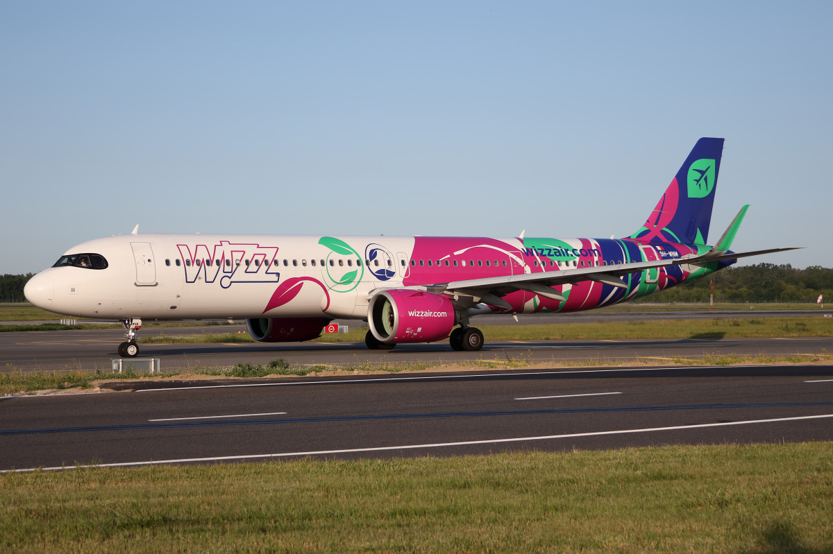 9H-WNM, Wizz Air Malta ("Fly the Greenest" livery) (Aircraft » EPWA Spotting » Airbus A321neo » Wizz Air)
