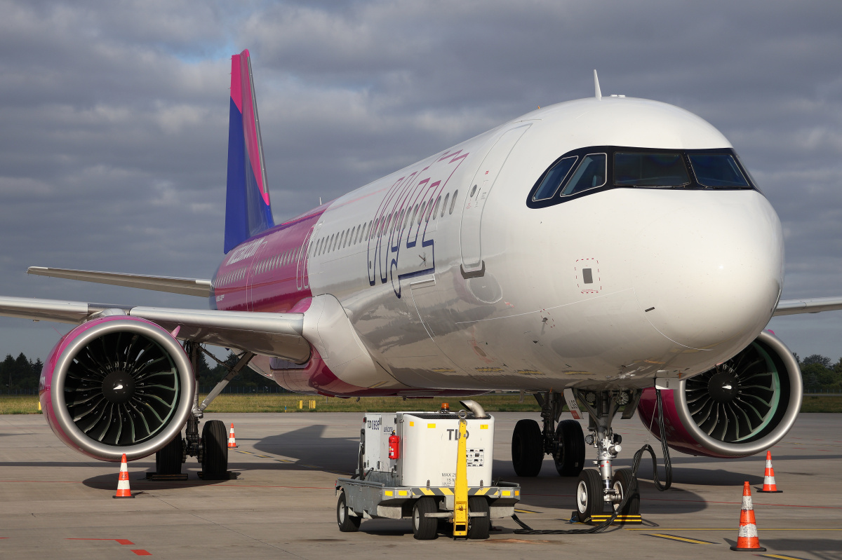 HA-LGS (Aircraft » EPWA Spotting » Airbus A321neo » Wizz Air)