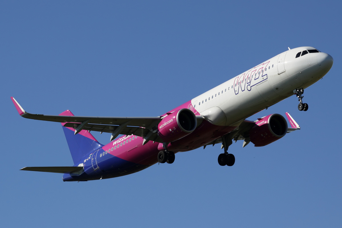 HA-LVC (Samoloty » Spotting na EPWA » Airbus A321neo » Wizz Air)
