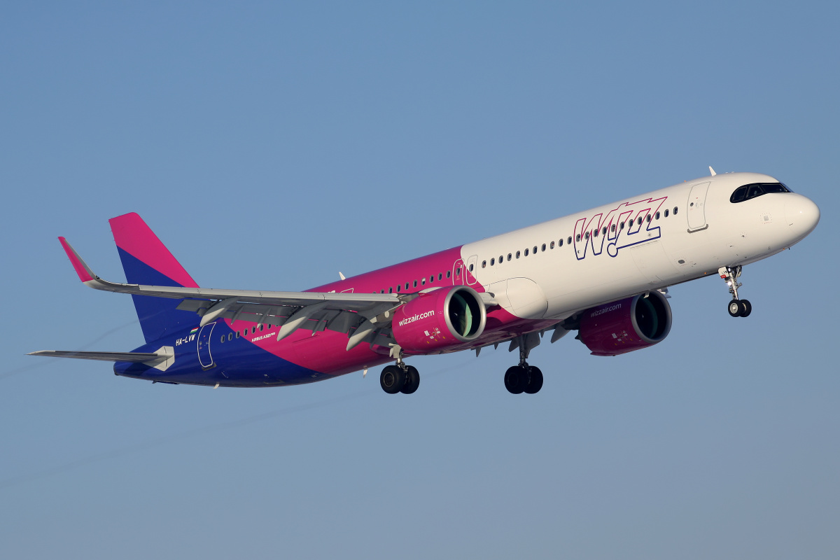 HA-LVW (Samoloty » Spotting na EPWA » Airbus A321neo » Wizz Air)