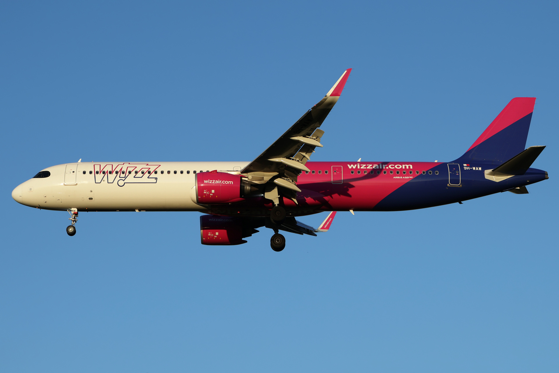 9H-WAW, Wizz Air Malta (Aircraft » EPWA Spotting » Airbus A321neo » Wizz Air)