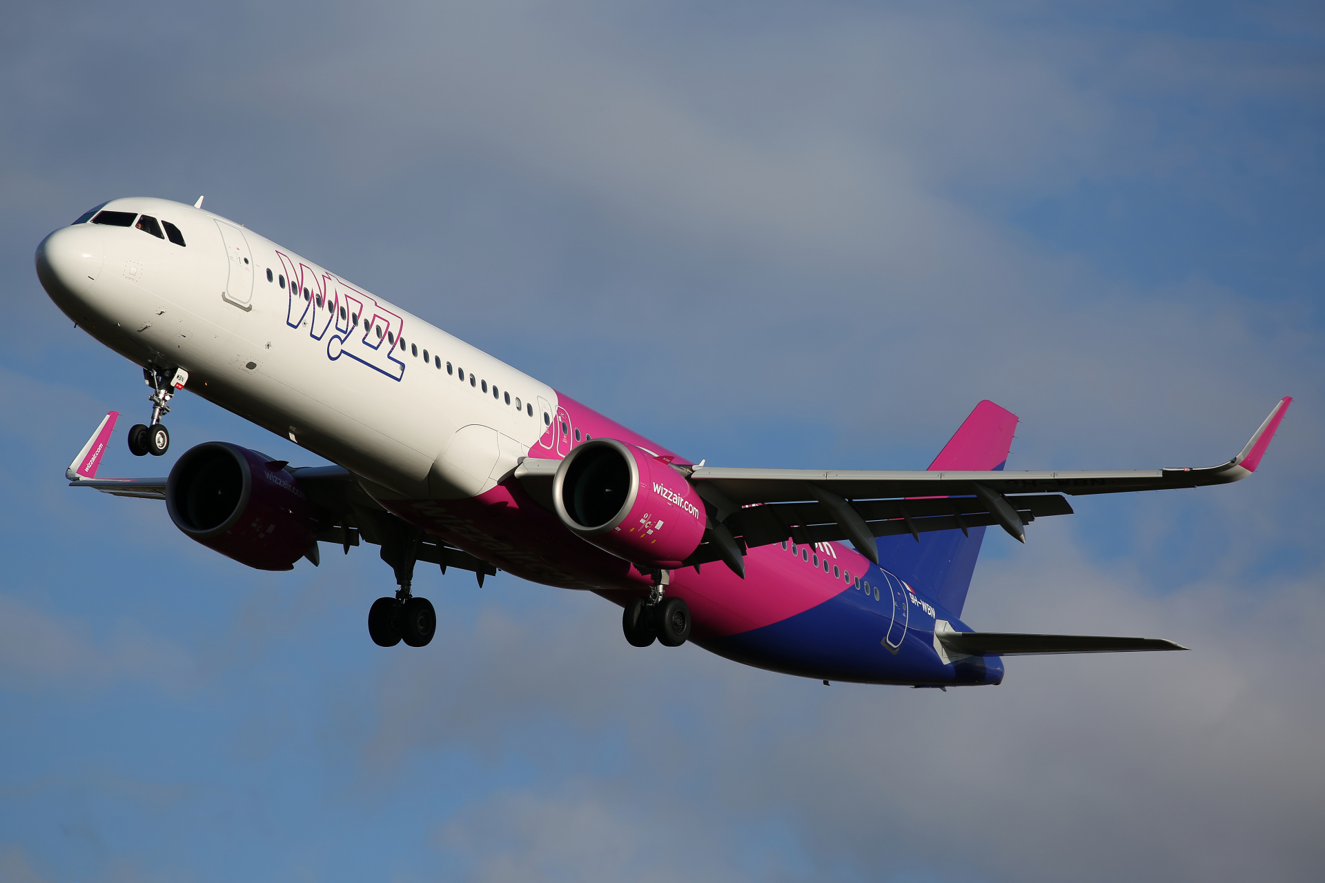 9H-WBN, Wizz Air Malta (Aircraft » EPWA Spotting » Airbus A321neo » Wizz Air)