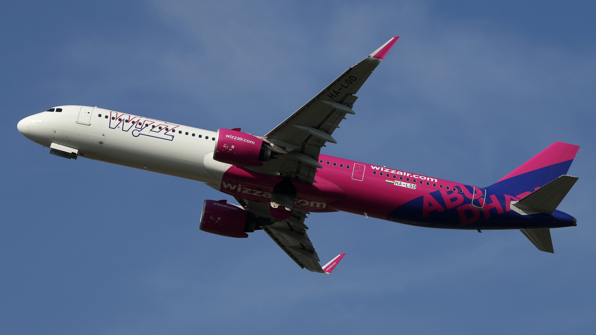 HA-LGD (Wizz Air Abu Dhabi livery) (Aircraft » EPWA Spotting » Airbus A321neo » Wizz Air)
