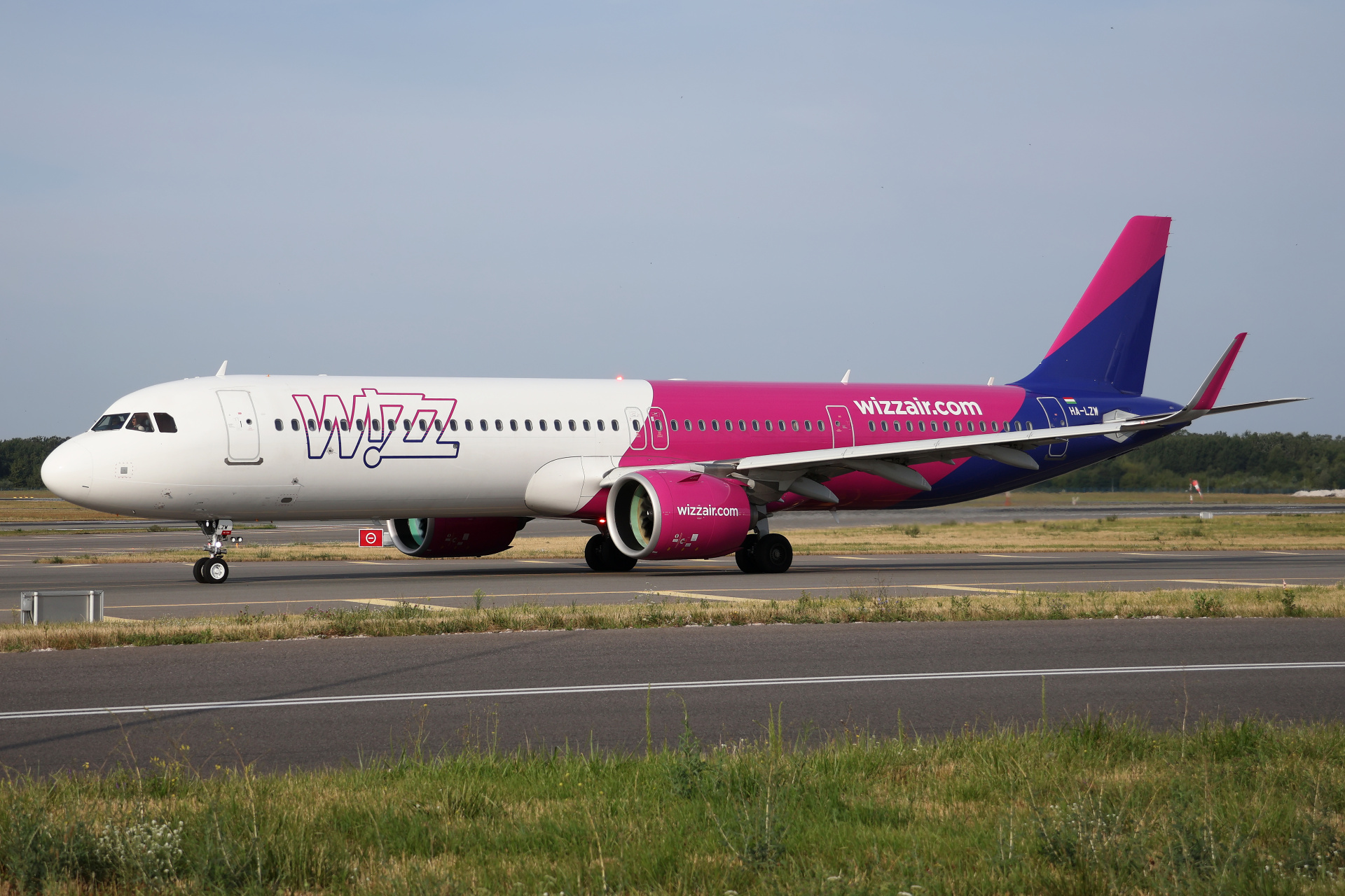 HA-LZW (Aircraft » EPWA Spotting » Airbus A321neo » Wizz Air)