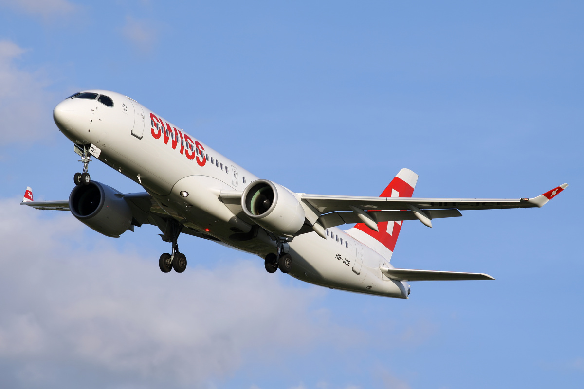 HB-JCE (Samoloty » Spotting na EPWA » Airbus A220-300 » Swiss International Air Lines)