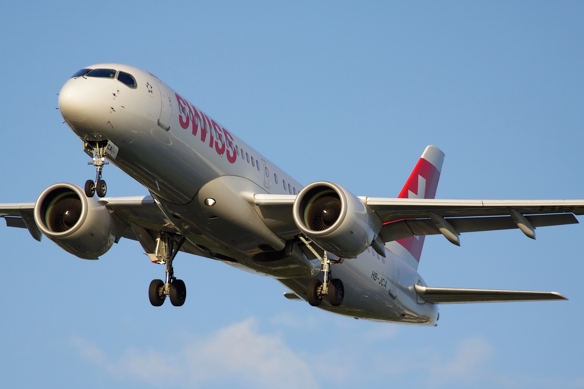 HB-JCA (Samoloty » Spotting na EPWA » Airbus A220-300 » Swiss International Air Lines)