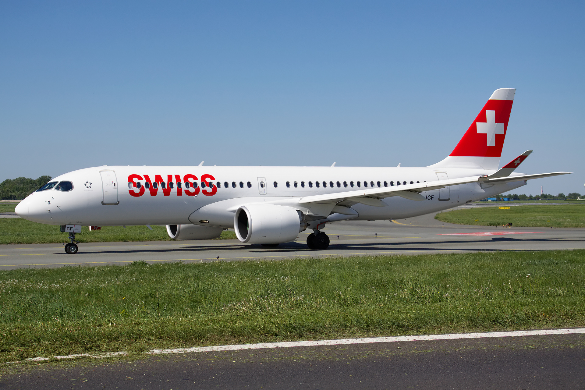 HB-JCF (Samoloty » Spotting na EPWA » Airbus A220-300 » Swiss International Air Lines)