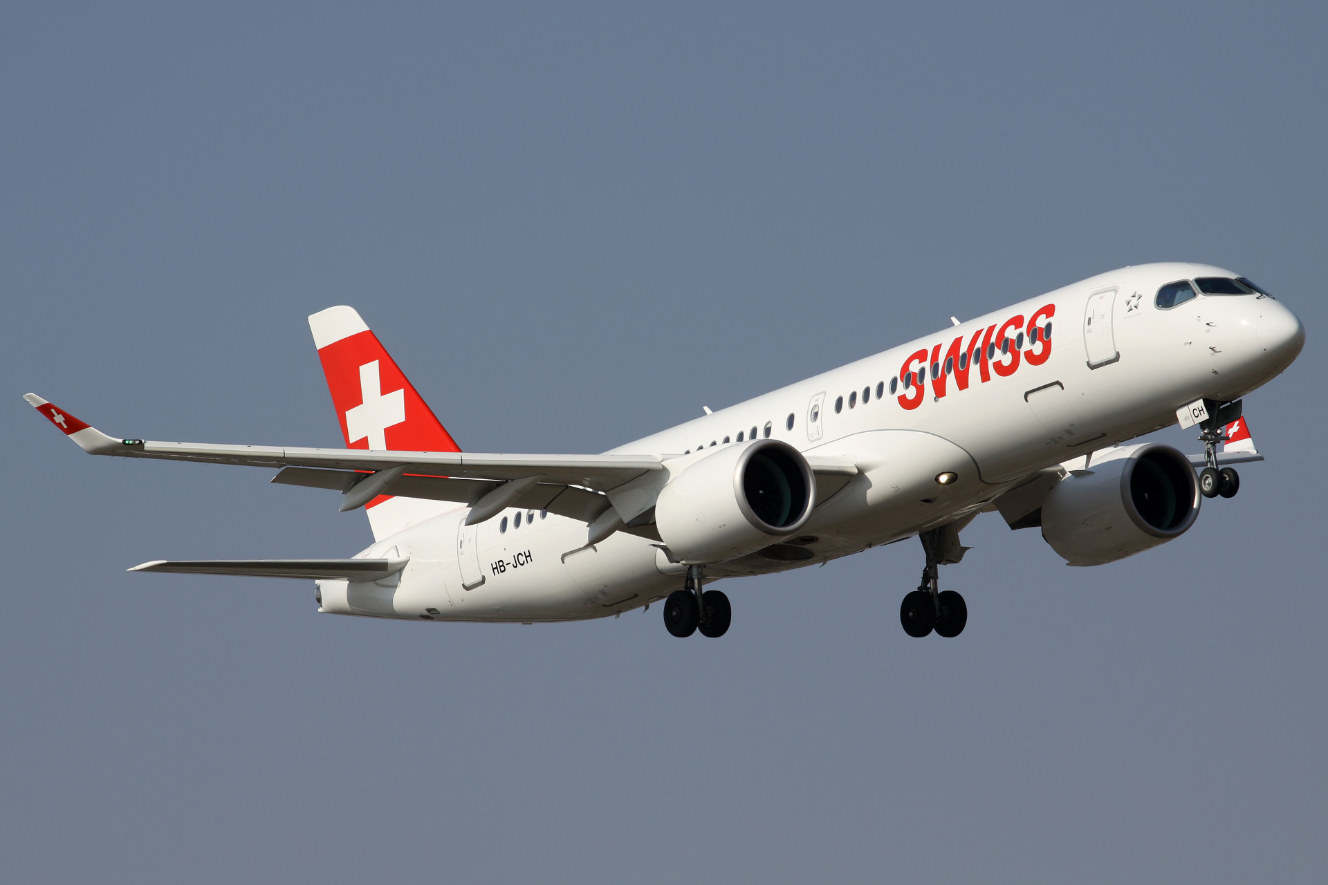 HB-JCH (Aircraft » EPWA Spotting » Airbus A220-300 » Swiss International Air Lines)