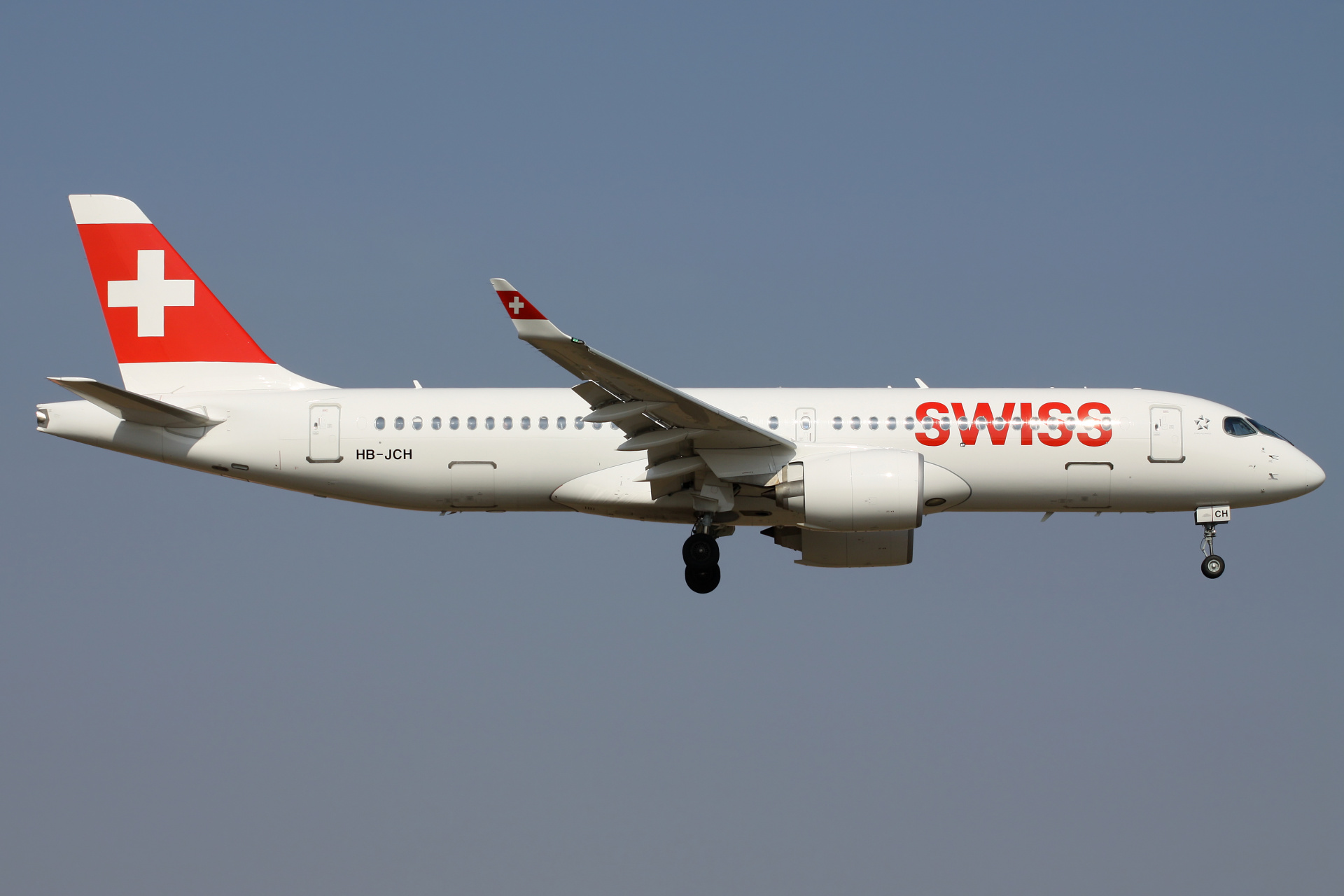 HB-JCH (Aircraft » EPWA Spotting » Airbus A220-300 » Swiss International Air Lines)