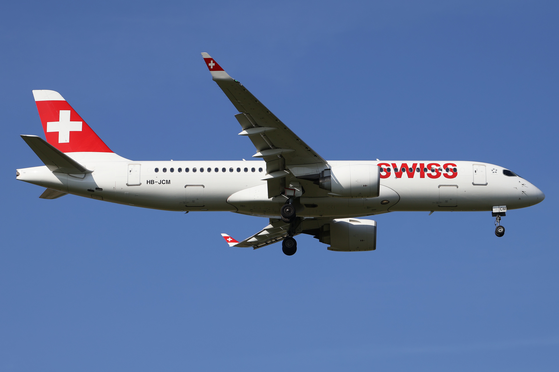 HB-JCM (Aircraft » EPWA Spotting » Airbus A220-300 » Swiss International Air Lines)