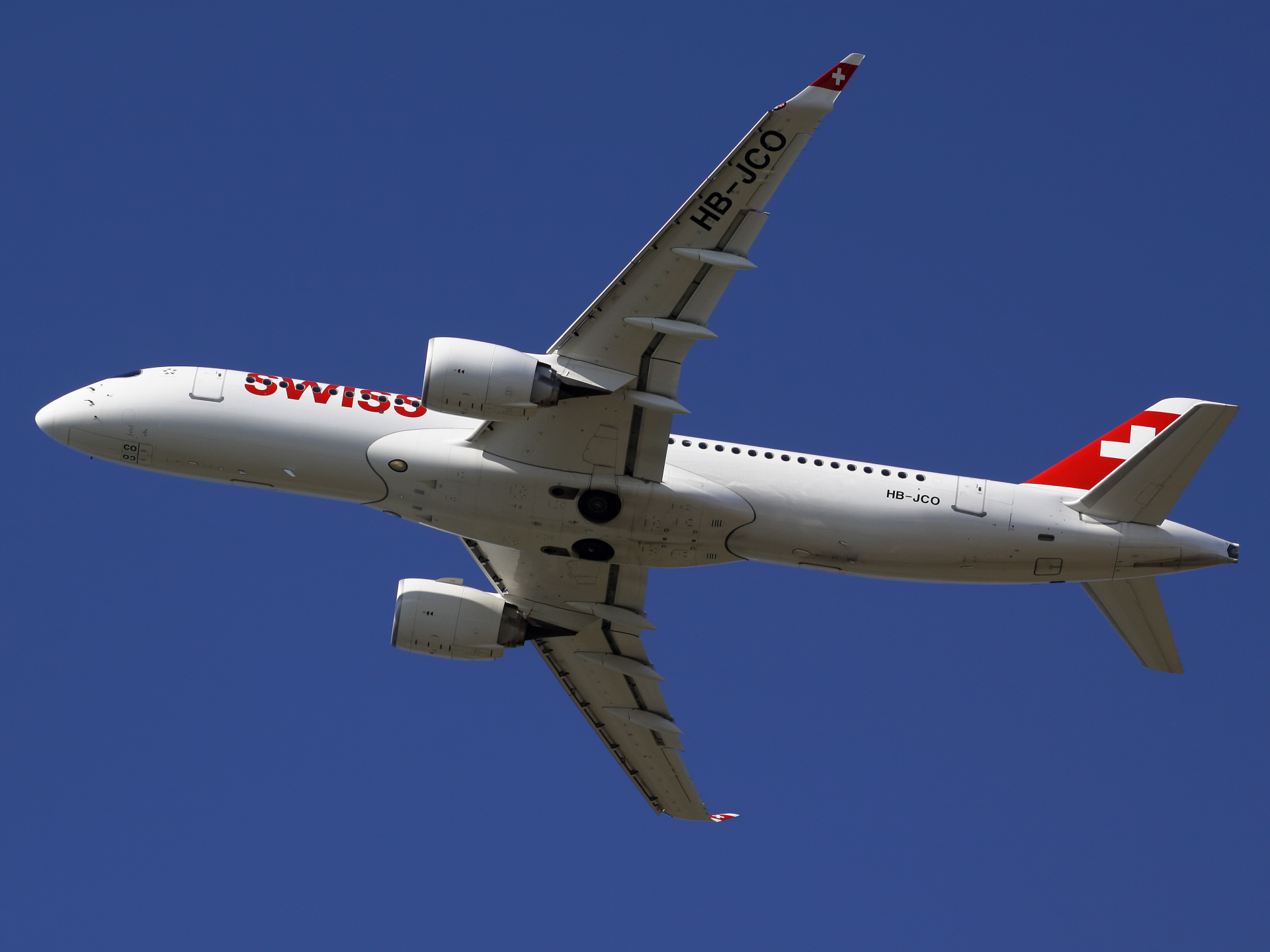 HB-JCO (Aircraft » EPWA Spotting » Airbus A220-300 » Swiss International Air Lines)