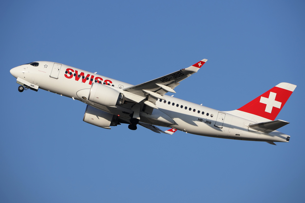 HB-JBB (Aircraft » EPWA Spotting » Airbus A220-100 » Swiss International Air Lines)