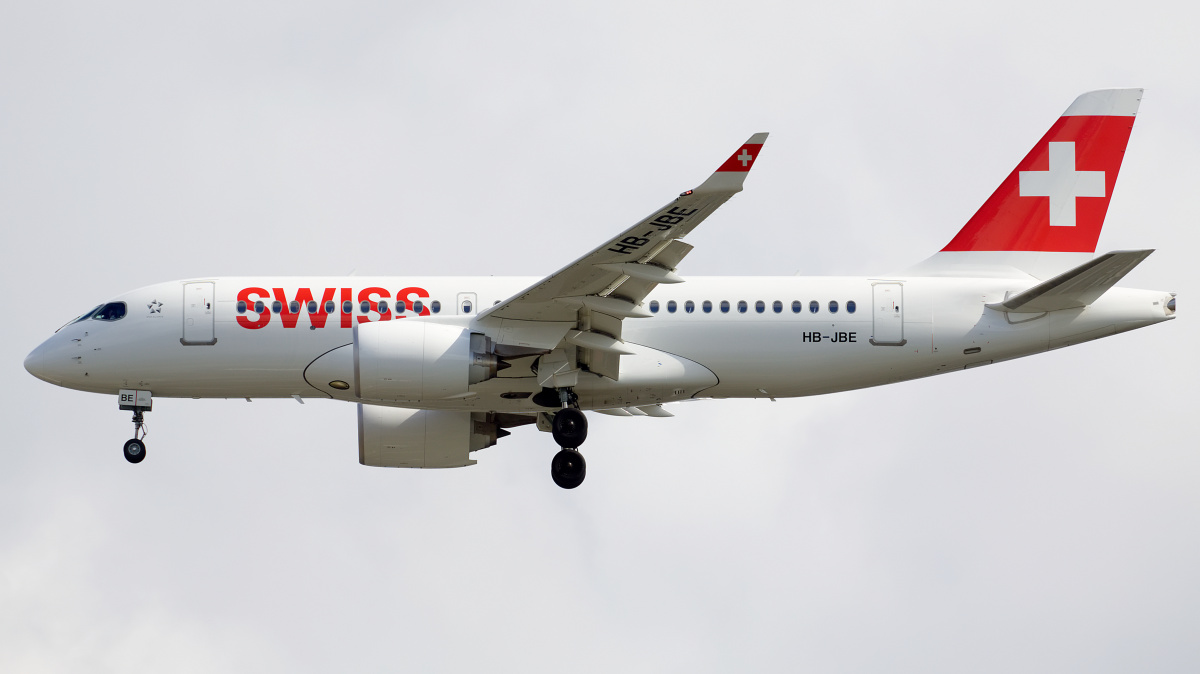 HB-JBE (Samoloty » Spotting na EPWA » Airbus A220-100 » Swiss International Air Lines)