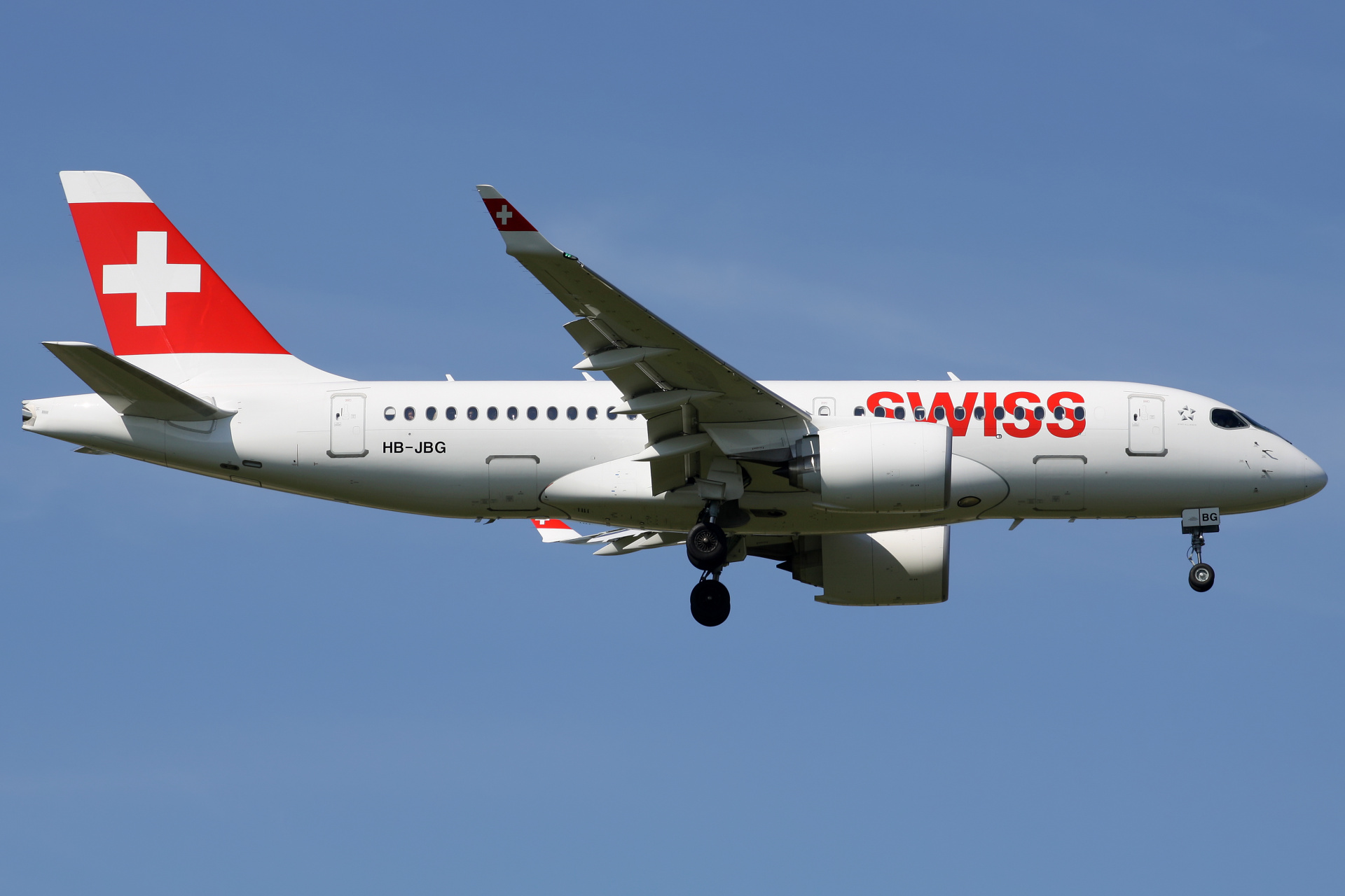HB-JBG (Aircraft » EPWA Spotting » Airbus A220-100 » Swiss International Air Lines)