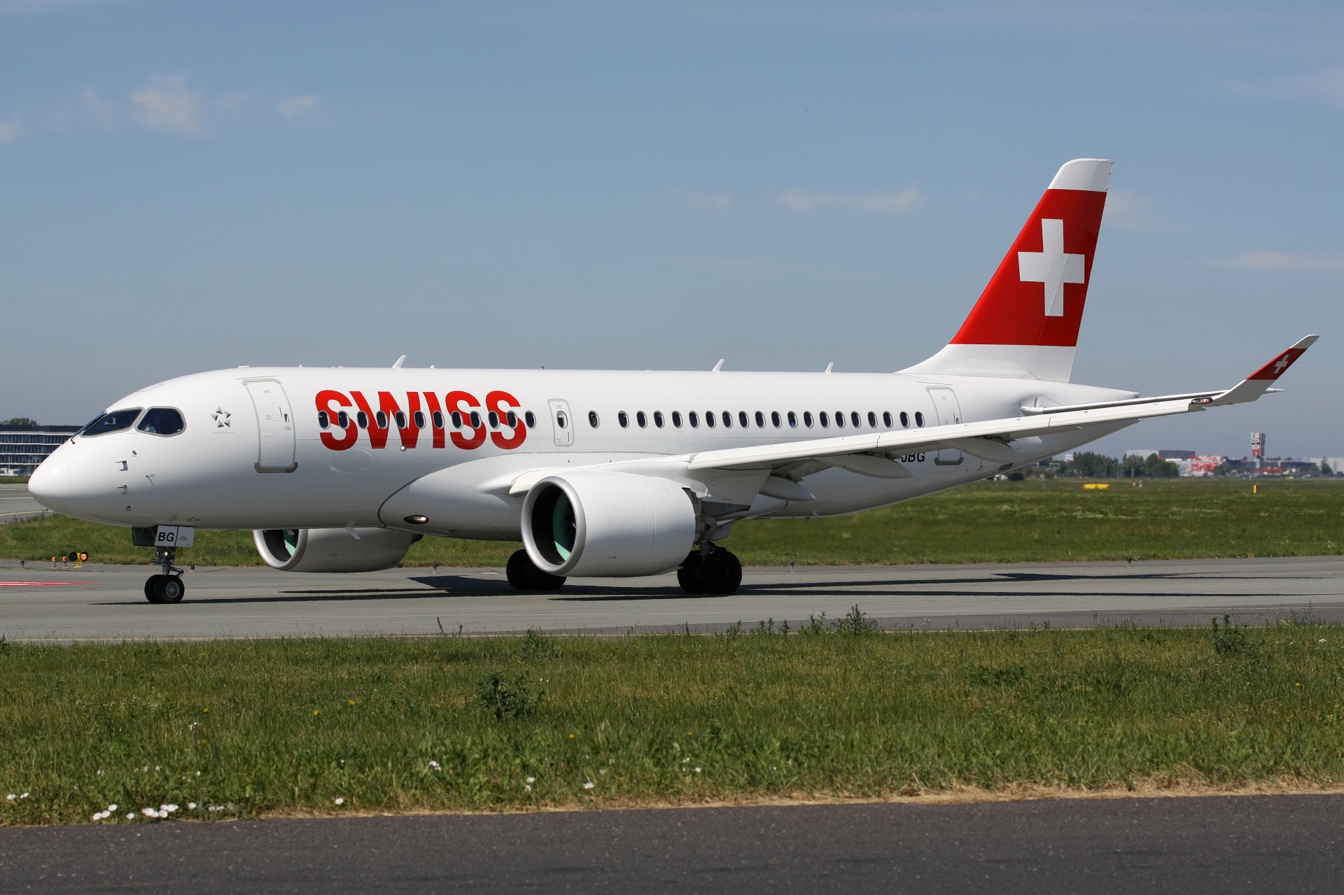 HB-JBG (Samoloty » Spotting na EPWA » Airbus A220-100 » Swiss International Air Lines)