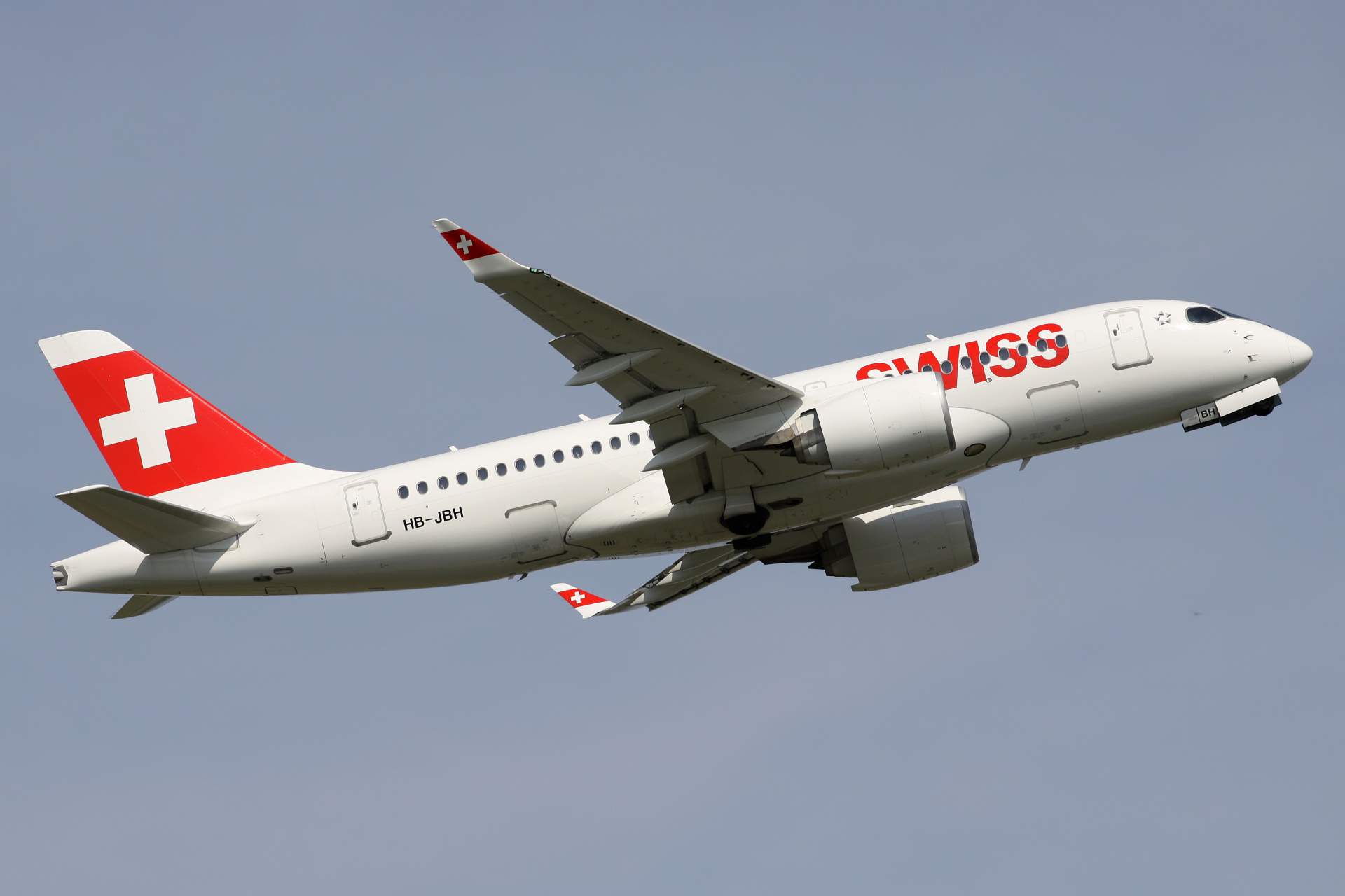 HB-JBH (Aircraft » EPWA Spotting » Airbus A220-100 » Swiss International Air Lines)