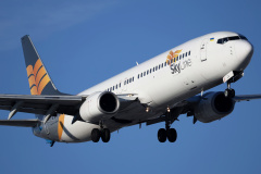 UR-SLX (Aviation &raquo; EPWA Spotting &raquo; Boeing 737-900 &raquo; SkyLine Express Airlines)