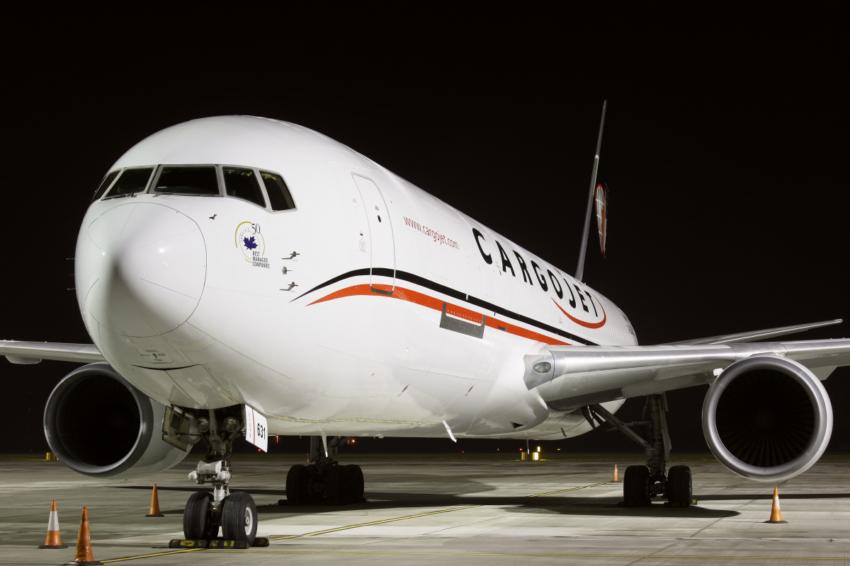 BCF, C-GUAJ (Samoloty » Spotting na EPWA » Boeing 767-300F » Cargojet Airways)