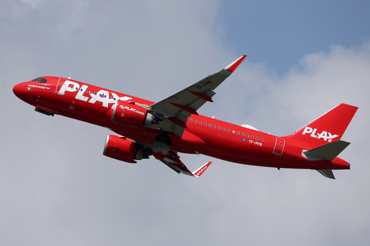 TF-PPB, Fly PLAY (Samoloty » Spotting na EPWA » Airbus A320neo)