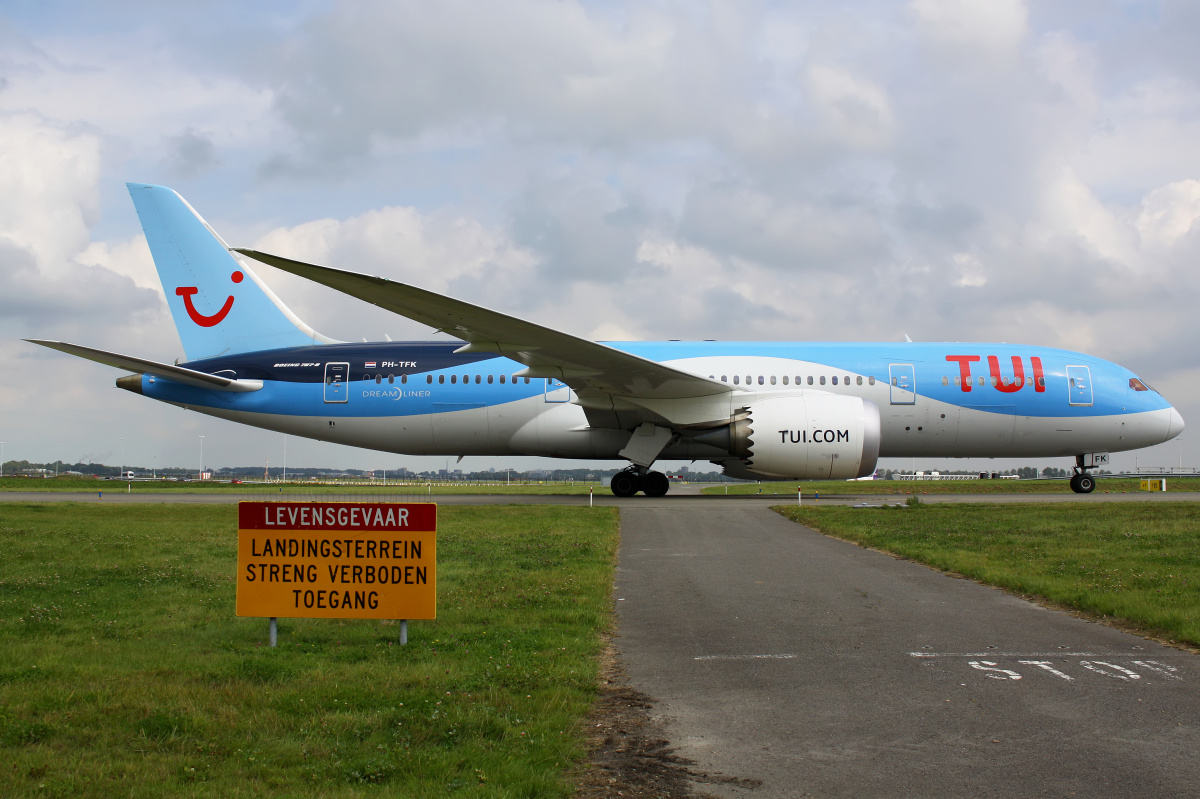 PH-TFK (Aircraft » Schiphol Spotting » Boeing 787-8 Dreamliner » TUI fly Netherlands)