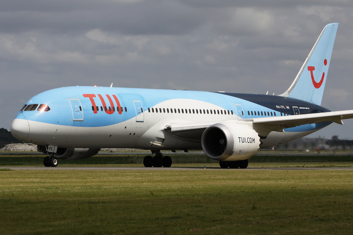 PH-TFL (Samoloty » Spotting na Schiphol » Boeing 787-8 Dreamliner » TUI fly Netherlands)