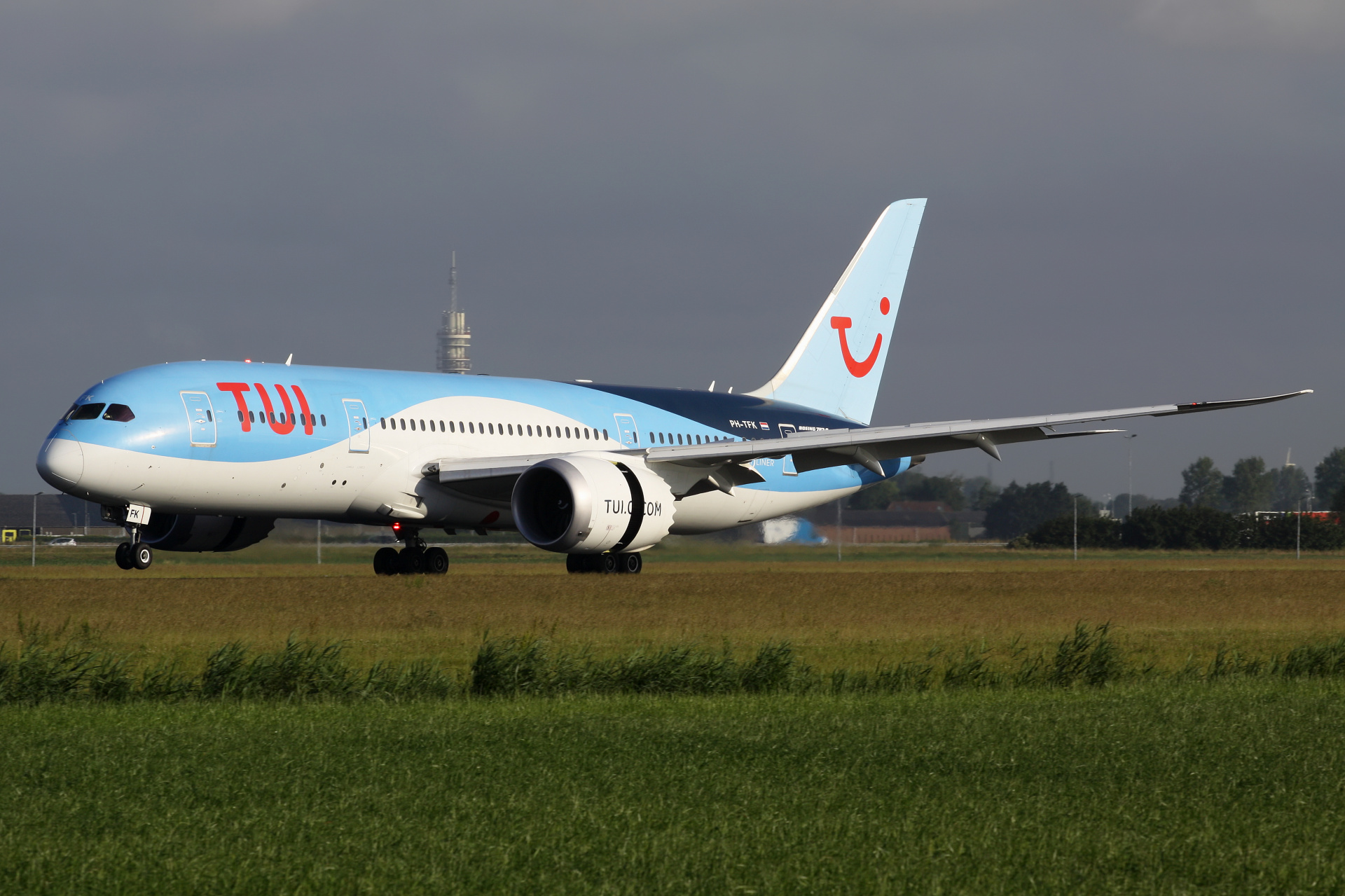 PH-TFK (Samoloty » Spotting na Schiphol » Boeing 787-8 Dreamliner » TUI fly Netherlands)