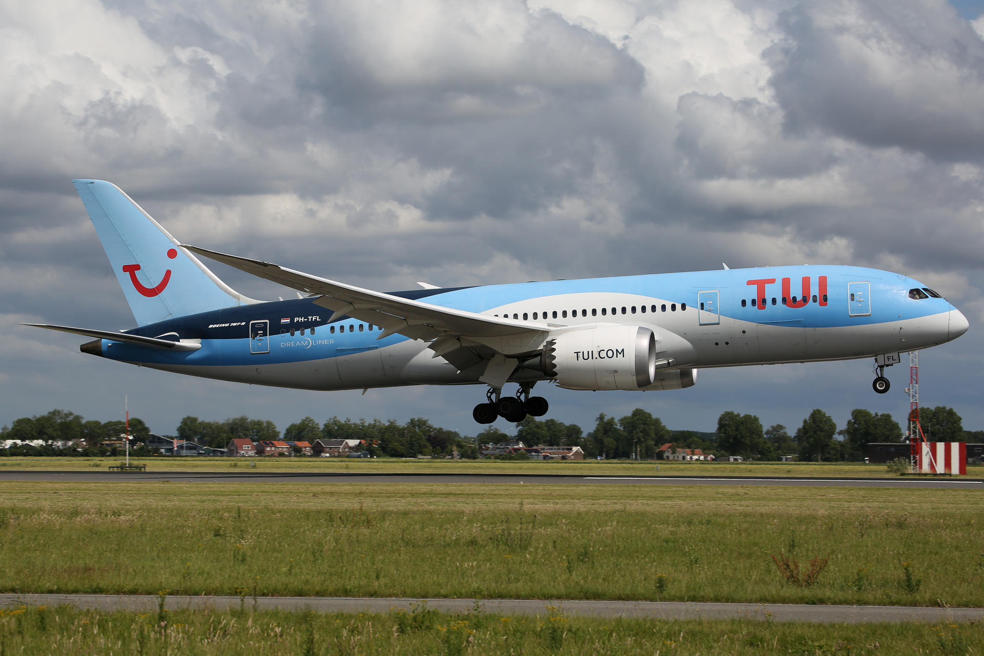 PH-TFL (Samoloty » Spotting na Schiphol » Boeing 787-8 Dreamliner » TUI fly Netherlands)