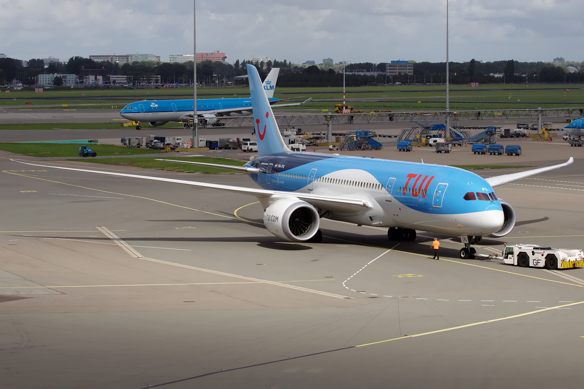 PH-TFL (Samoloty » Spotting na Schiphol » Boeing 787-8 Dreamliner » TUI fly Netherlands)