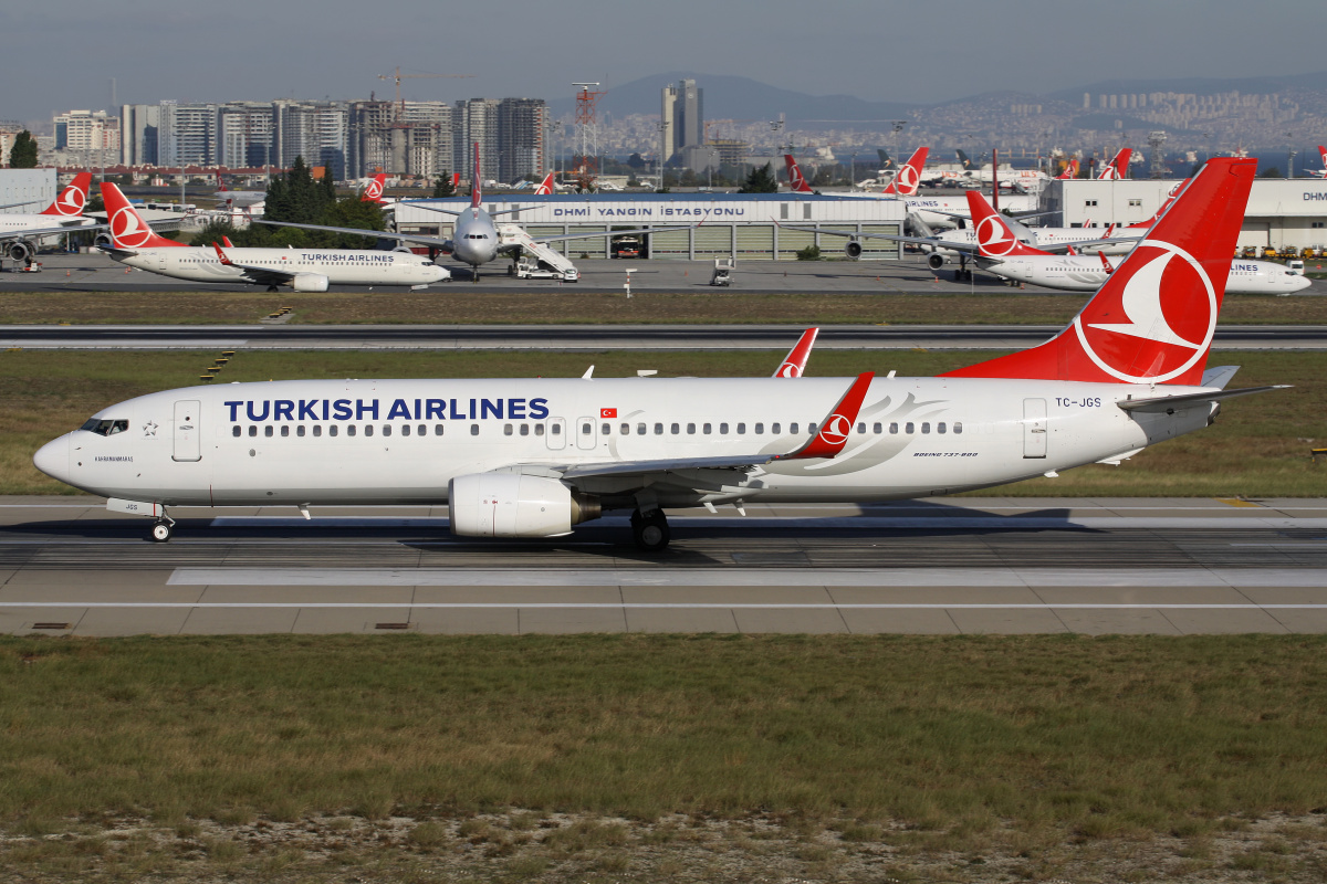 TC-JGS (Aircraft » Istanbul Atatürk Airport » Boeing 737-800 » THY Turkish Airlines)