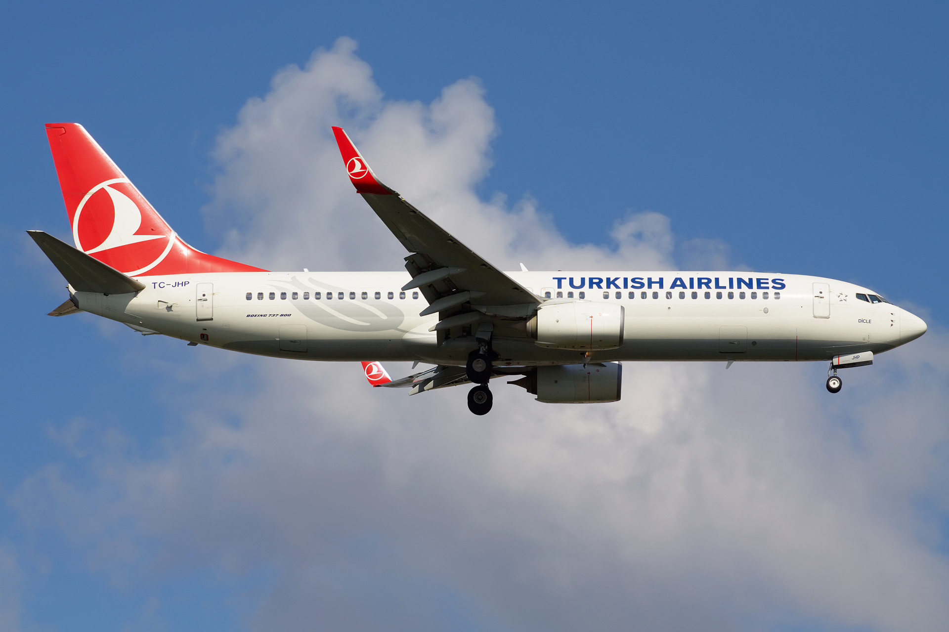 TC-JHP (Samoloty » Port Lotniczy im. Atatürka w Stambule » Boeing 737-800 » THY Turkish Airlines)