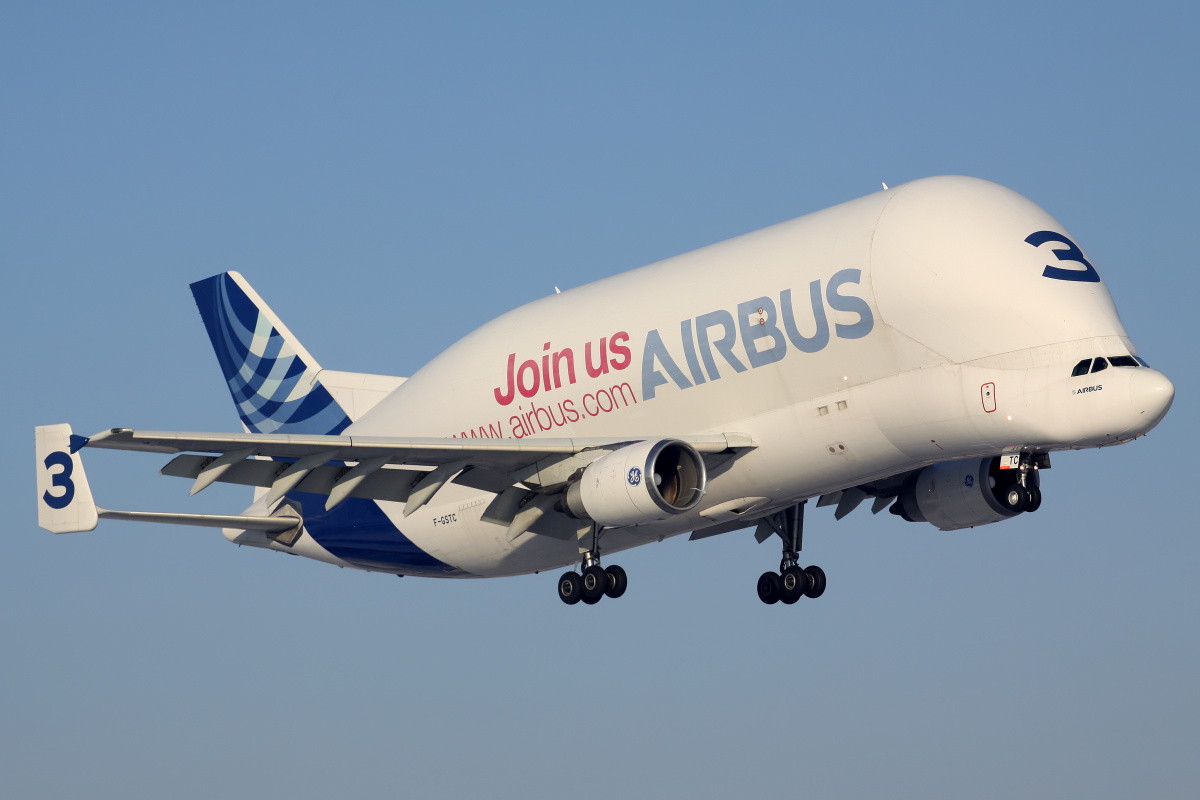 F-GSTC, Airbus Transport International (Samoloty » Spotting na EPWA » Airbus A300B4-600ST Beluga)