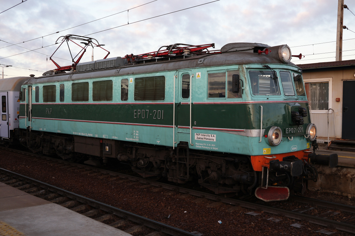 EP07-201 (retro livery) (Vehicles » Trains and Locomotives » Pafawag 4E » PKP Intercity)